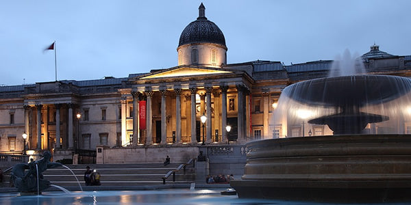 Dawn photo of the National Gallery.